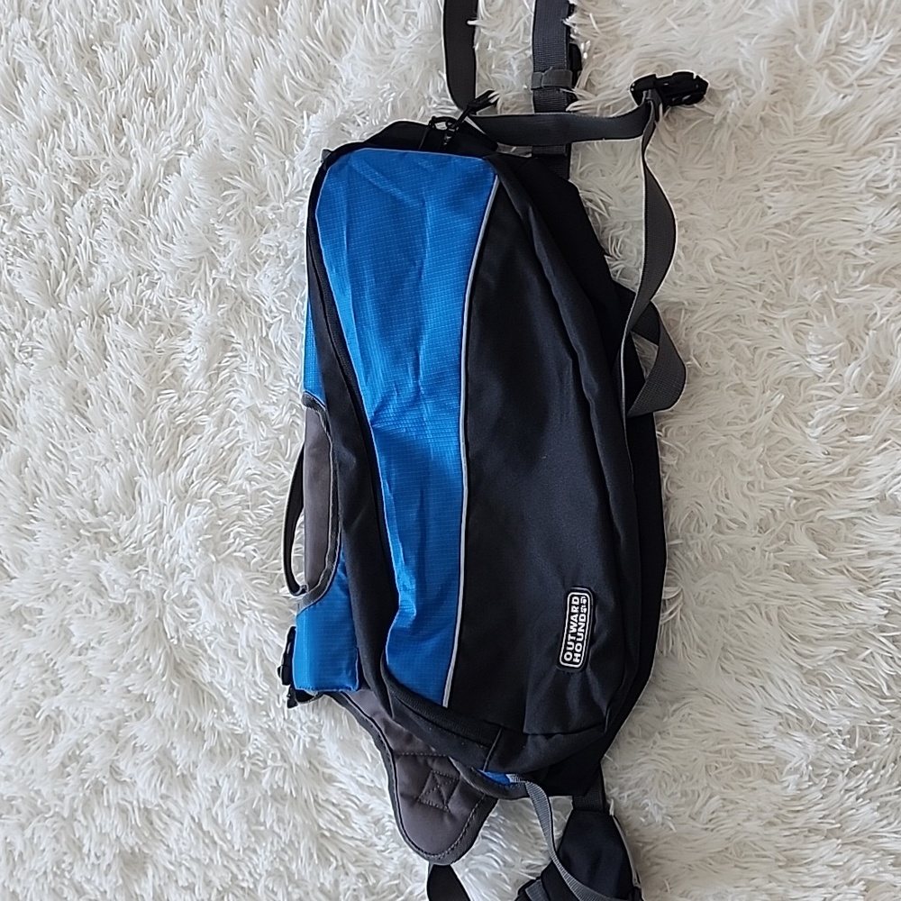 Kyjen outward hound dog backpack LARGE, BLUE